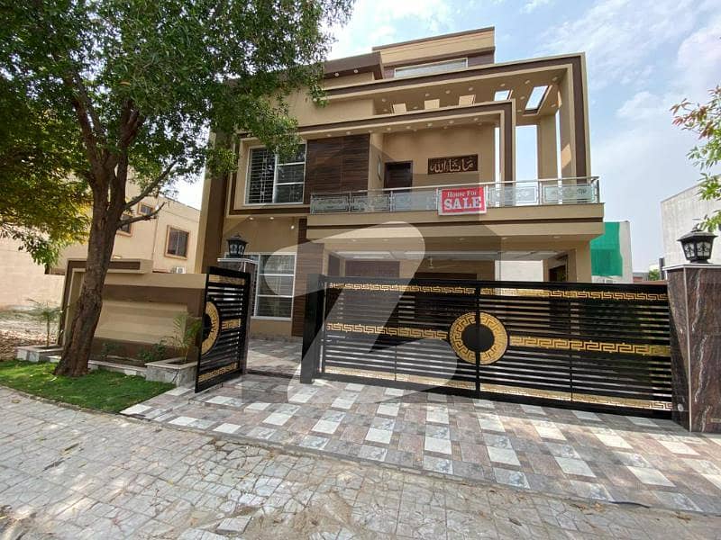 پی آئی اے ہاؤسنگ سکیم - بلاک جی پی آئی اے ہاؤسنگ سکیم لاہور میں 5 کمروں کا 10 مرلہ مکان 3.45 کروڑ میں برائے فروخت۔