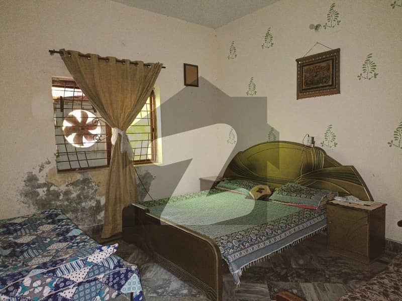 سمن آباد لاہور میں 5 کمروں کا 5 مرلہ مکان 1.9 کروڑ میں برائے فروخت۔