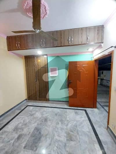 محبوب گارڈن فیروزپور روڈ لاہور میں 3 کمروں کا 5 مرلہ بالائی پورشن 20 ہزار میں کرایہ پر دستیاب ہے۔