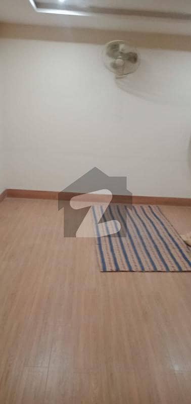 1 Bedroom Flat Available For Rent In Chungi No 9