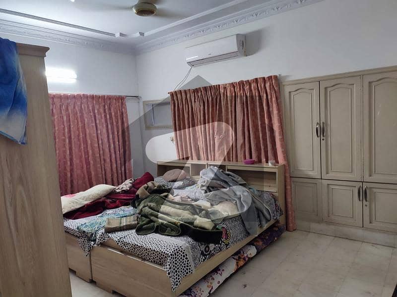 نارتھ ناظم آباد ۔ بلاک ڈبلیو نارتھ ناظم آباد کراچی میں 8 کمروں کا 16 مرلہ مکان 7 کروڑ میں برائے فروخت۔