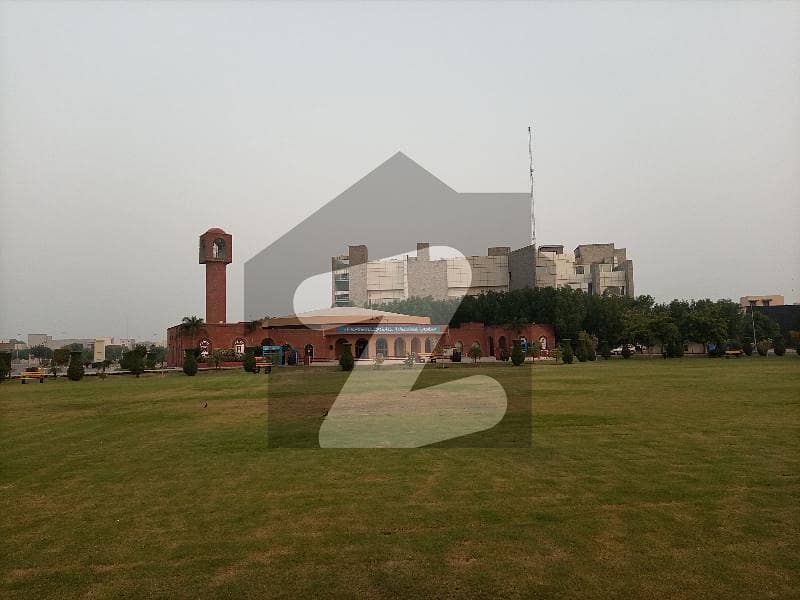 بحریہ آرچرڈ فیز 1 ۔ ناردن بحریہ آرچرڈ فیز 1 بحریہ آرچرڈ لاہور میں 13 مرلہ رہائشی پلاٹ 1.4 کروڑ میں برائے فروخت۔