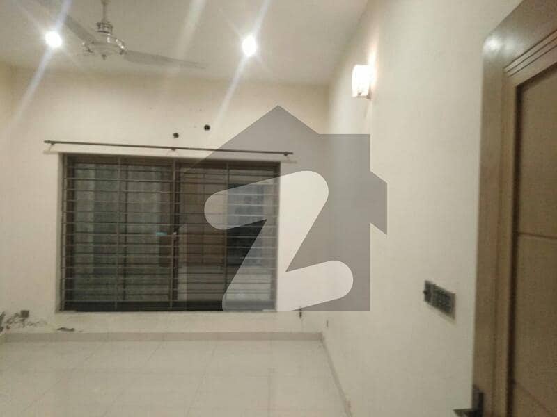10 Marla Upper portion available For Rent