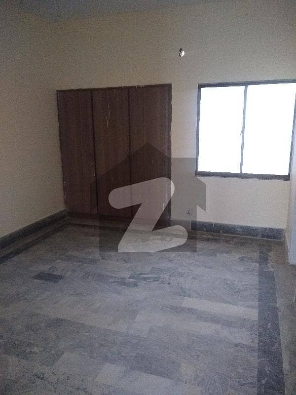 one unit bungalow for rent in johar