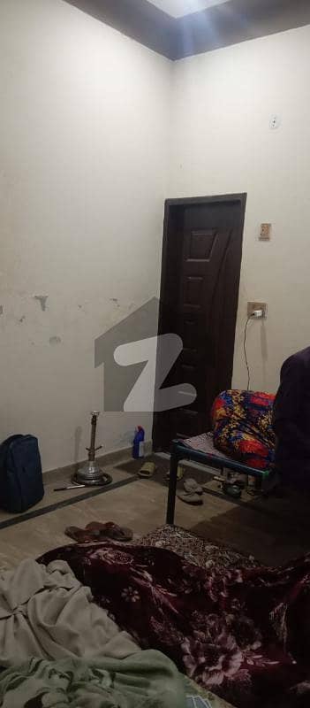 ڈی ایچ اے فیز 8 ڈیفنس (ڈی ایچ اے) لاہور میں 3 کمروں کا 6 مرلہ مکان 30 ہزار میں کرایہ پر دستیاب ہے۔