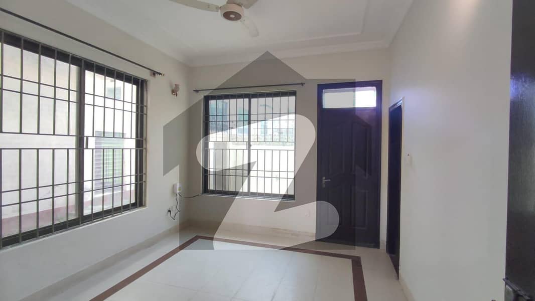 3200 Square Feet House Available For sale In G-15/2