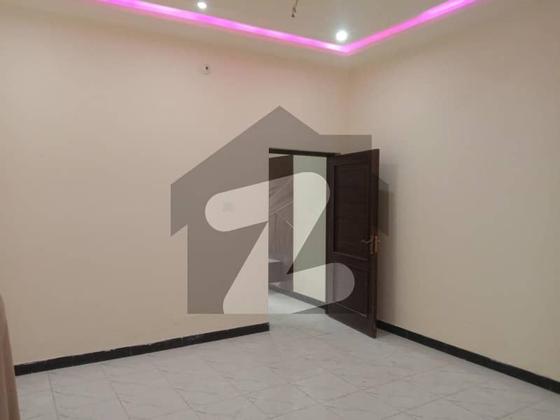 ماڈل سٹی ون کینال روڈ فیصل آباد میں 5 مرلہ مکان 1.65 کروڑ میں برائے فروخت۔