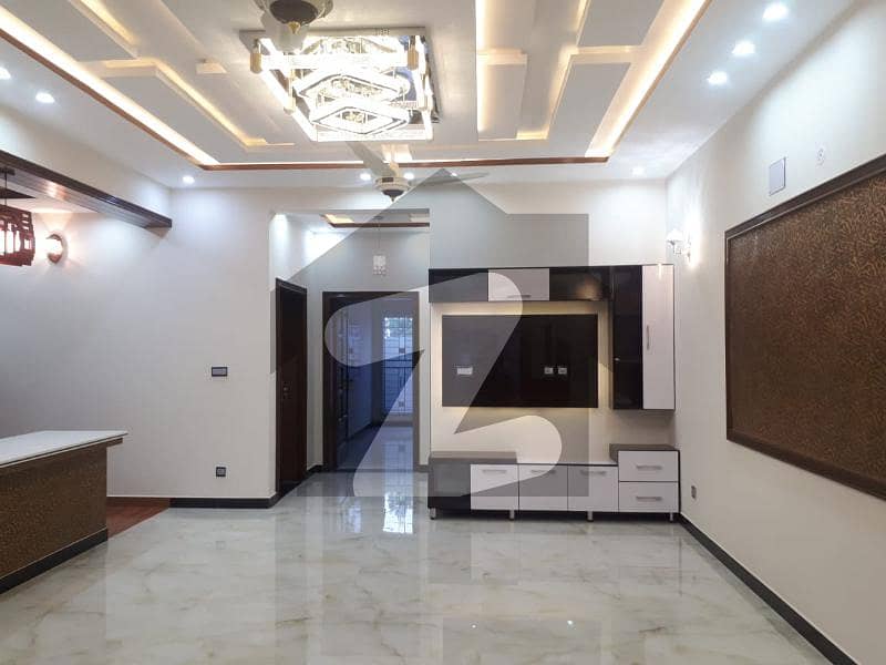 10 Marla Lower Portion Available For Rent In Lake City Lahore