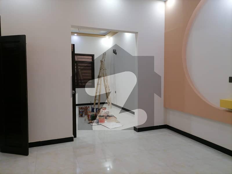 Corner 120 Square Yards Spacious House Available In Saadi Road For sale