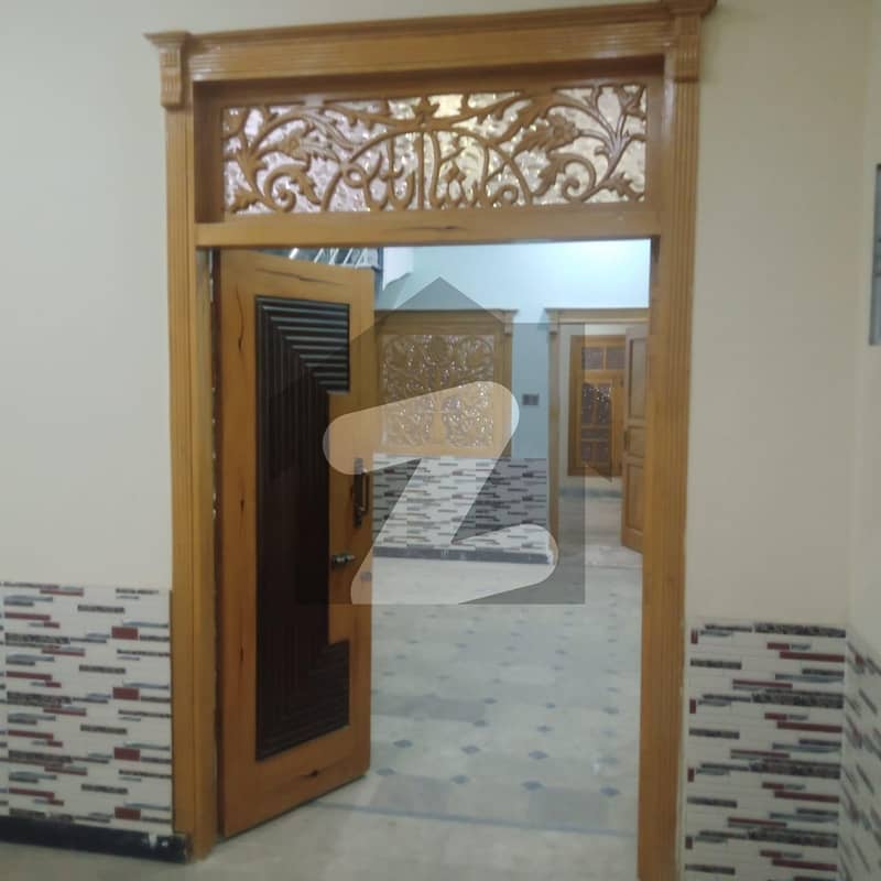 چارسدہ روڈ پشاور میں 3 کمروں کا 4 مرلہ فلیٹ 18 ہزار میں کرایہ پر دستیاب ہے۔