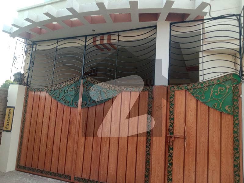 احباب کالونی بوسان روڈ ملتان میں 4 کمروں کا 11 مرلہ مکان 30 ہزار میں کرایہ پر دستیاب ہے۔