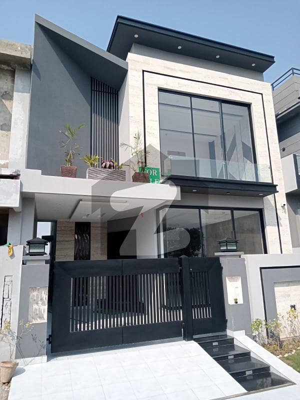 5 Marla Stylish Modern House for Sale