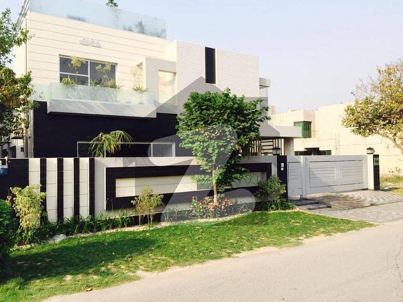 1 Kanal Beautiful Ultra Modern Designer Villa In Phase 6