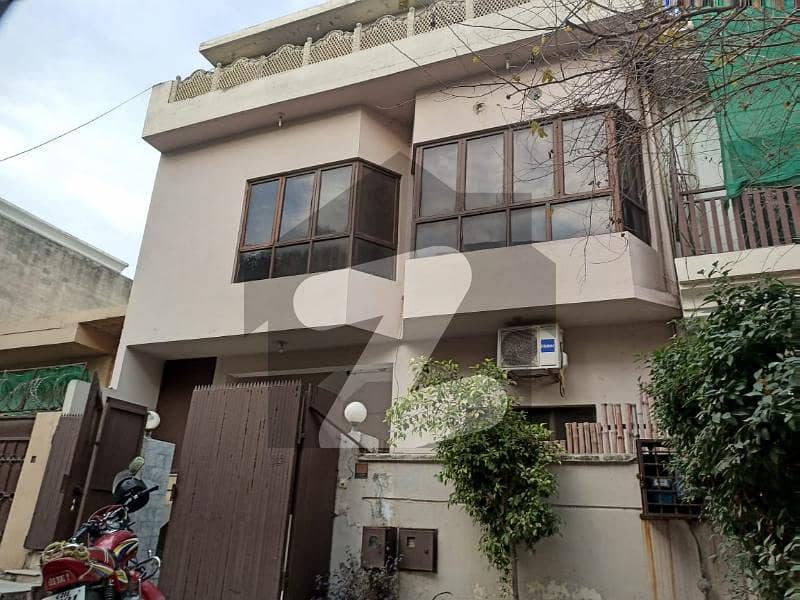 Corner House For Rent In I-10-1. Double Storey Ideal Location