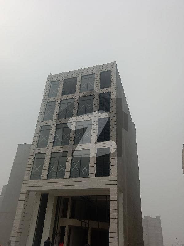 ڈی ایچ اے فیز 8 ڈیفنس (ڈی ایچ اے) لاہور میں 6 کمروں کا 8 مرلہ عمارت 11.5 کروڑ میں برائے فروخت۔