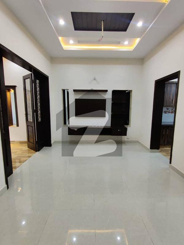 واپڈا ٹاؤن لاہور میں 3 کمروں کا 5 مرلہ مکان 1.65 کروڑ میں برائے فروخت۔