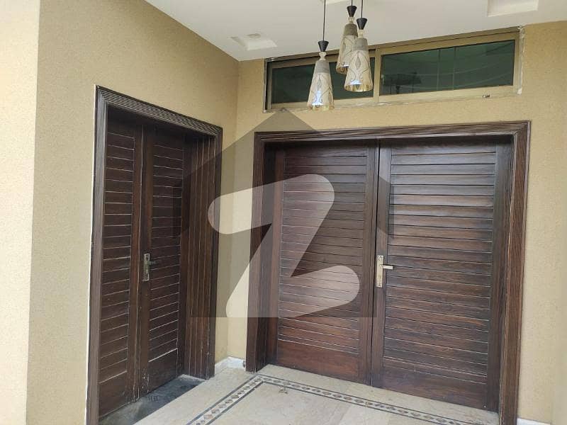 ویلینشیاء ۔ بلاک ای1 ویلینشیاء ہاؤسنگ سوسائٹی لاہور میں 5 کمروں کا 1 کنال مکان 5.25 کروڑ میں برائے فروخت۔