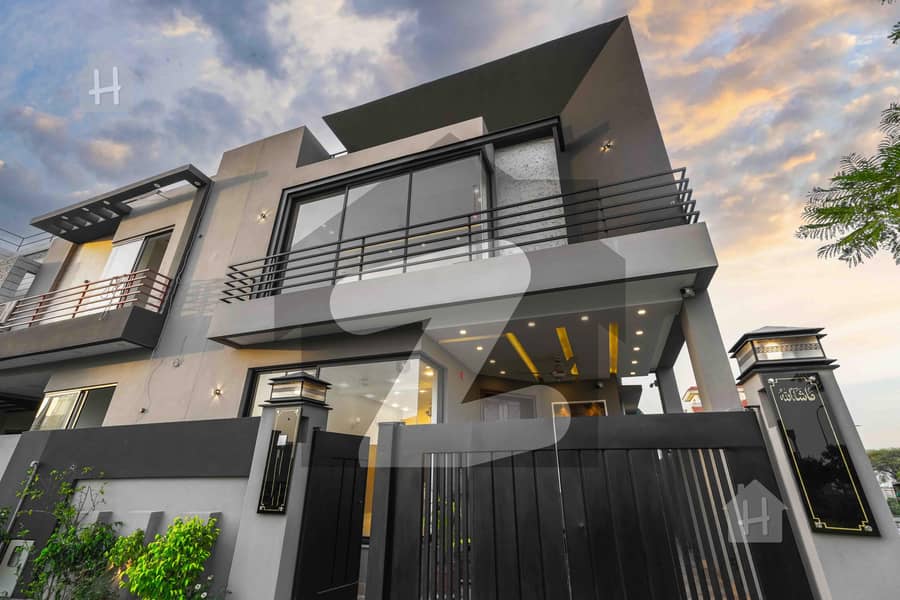 5 Marla Brand New Beautiful Modern Design House for Sale