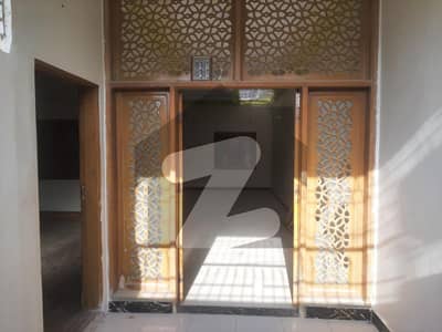 نارتھ ناظم آباد ۔ بلاک ایل نارتھ ناظم آباد کراچی میں 3 کمروں کا 8 مرلہ زیریں پورشن 52 ہزار میں کرایہ پر دستیاب ہے۔