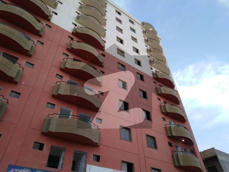 A West Open 1400 Square Feet Flat In Karachi Is On The Market For sale