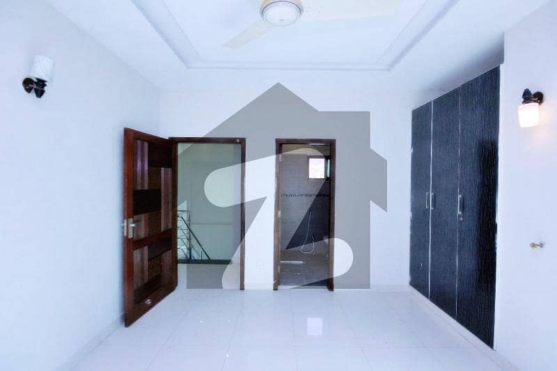Get A 2250 Square Feet Lower Portion For Rent In Dha Phase 4 - Block Ee