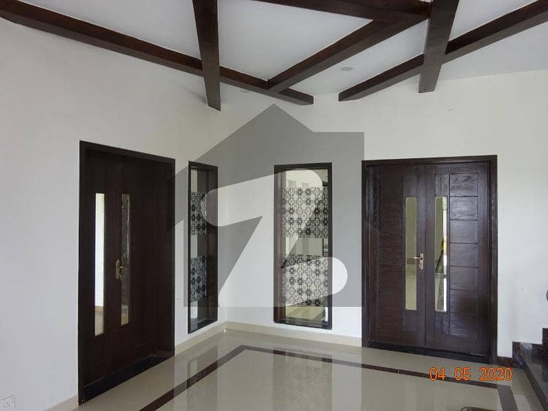 Prime Location 1 Kanal House Available For Rent In DHA Phase 4 Ff Block