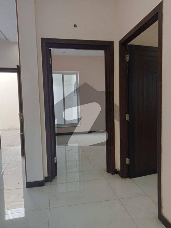 عبداللہ گارڈنز ایسٹ کینال روڈ کینال روڈ فیصل آباد میں 4 کمروں کا 8 مرلہ مکان 3 کروڑ میں برائے فروخت۔