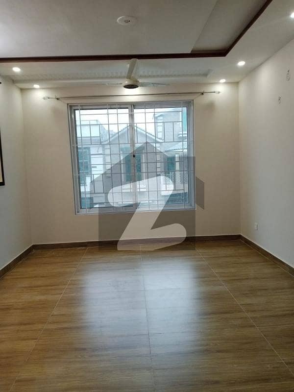 50x90 new house available for rent in g14/3