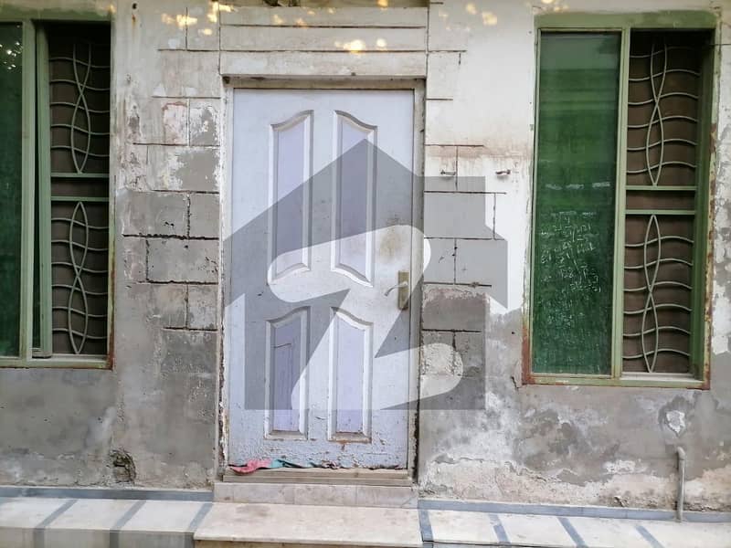 Well-constructed House Available For sale In Allama Iqbal Town - Zeenat Block