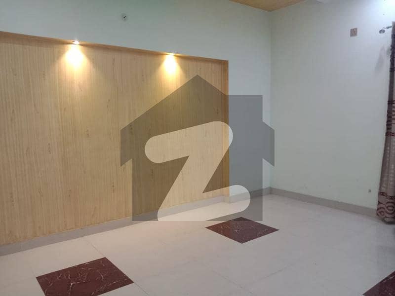 10 Marla Upper Portion For rent In Imperial Block Paragon City Lahore( available)