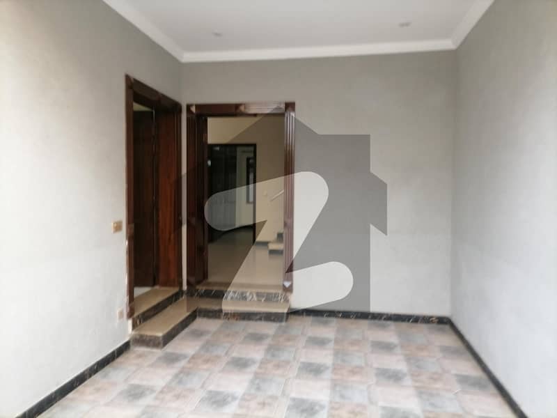 ایڈن بولیوارڈ - بلاک اے ایڈن بولیوارڈ ہاؤسنگ سکیم کالج روڈ لاہور میں 3 کمروں کا 5 مرلہ مکان 1.67 کروڑ میں برائے فروخت۔