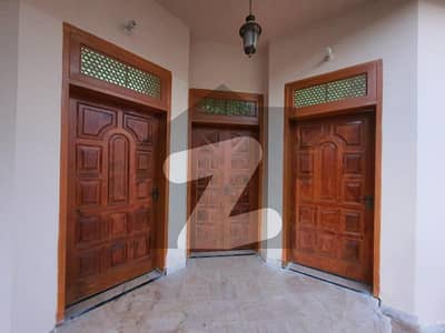 ہاشمی گارڈن بہاولپور میں 5 کمروں کا 10 مرلہ مکان 2.75 کروڑ میں برائے فروخت۔