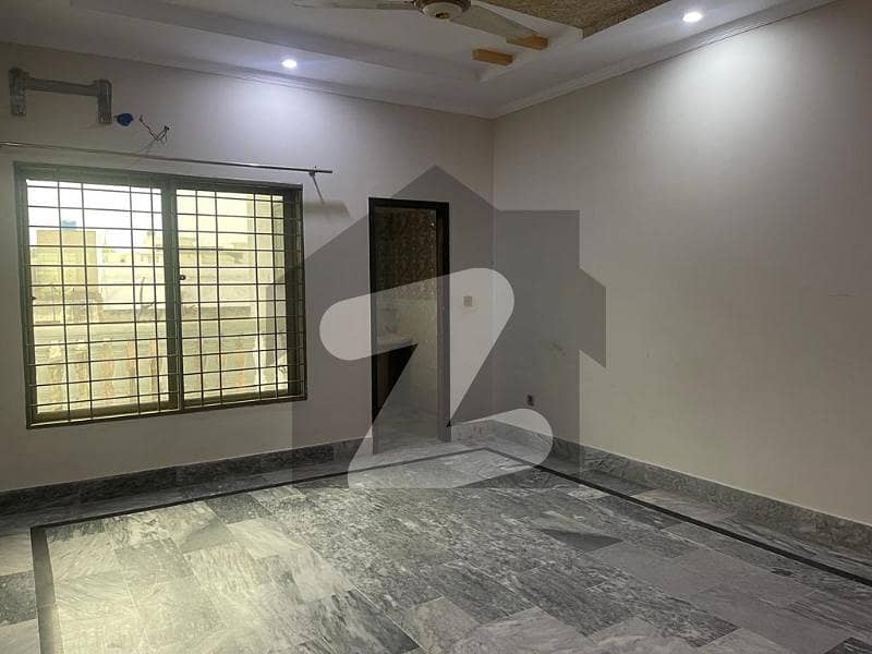 10 Marla Upper Portion For Rent In Imperial Block Paragon City Lahore(gas Available)