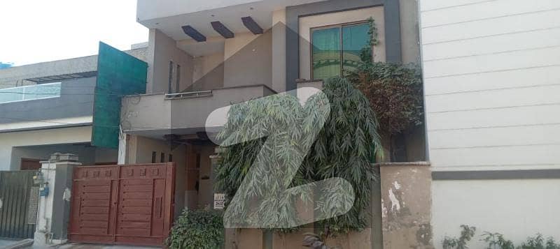 8 Marla House Available For Rent In Pcsir Staff Colony Lahore.