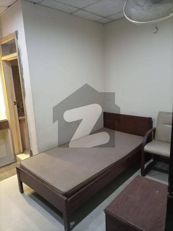 Furnished Room Available For Rent In Plaza