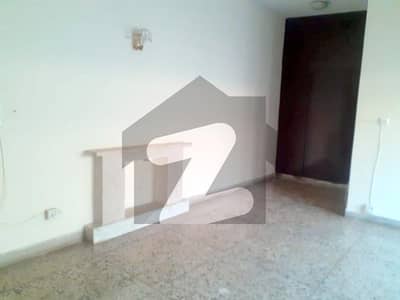 Renovated 3 Bed Upper Portion Available In F 8 For Rent