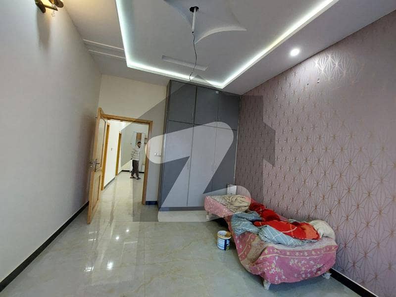 آئی ۔ 14/1 آئی ۔ 14 اسلام آباد میں 5 کمروں کا 9 مرلہ مکان 3.5 کروڑ میں برائے فروخت۔