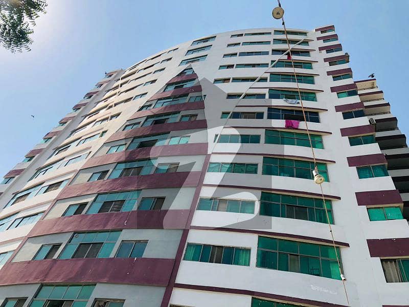 صنوبر ٹوِن ٹاور سعدی روڈ کراچی میں 2 کمروں کا 6 مرلہ فلیٹ 85 لاکھ میں برائے فروخت۔
