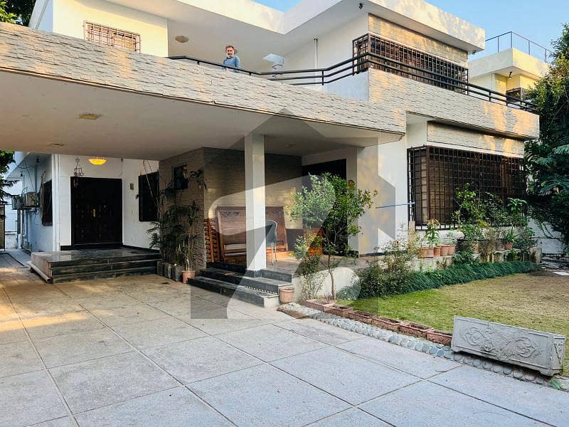 Well Furnished House For Rent In F-6 3500usd