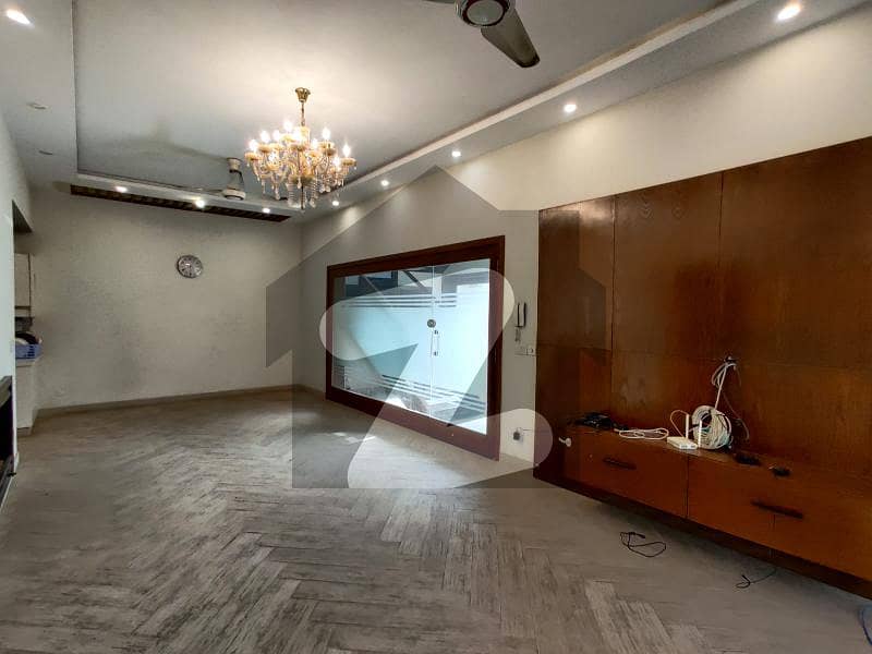 ڈی ایچ اے فیز 4 ڈیفنس (ڈی ایچ اے) لاہور میں 4 کمروں کا 10 مرلہ مکان 1.35 لاکھ میں کرایہ پر دستیاب ہے۔