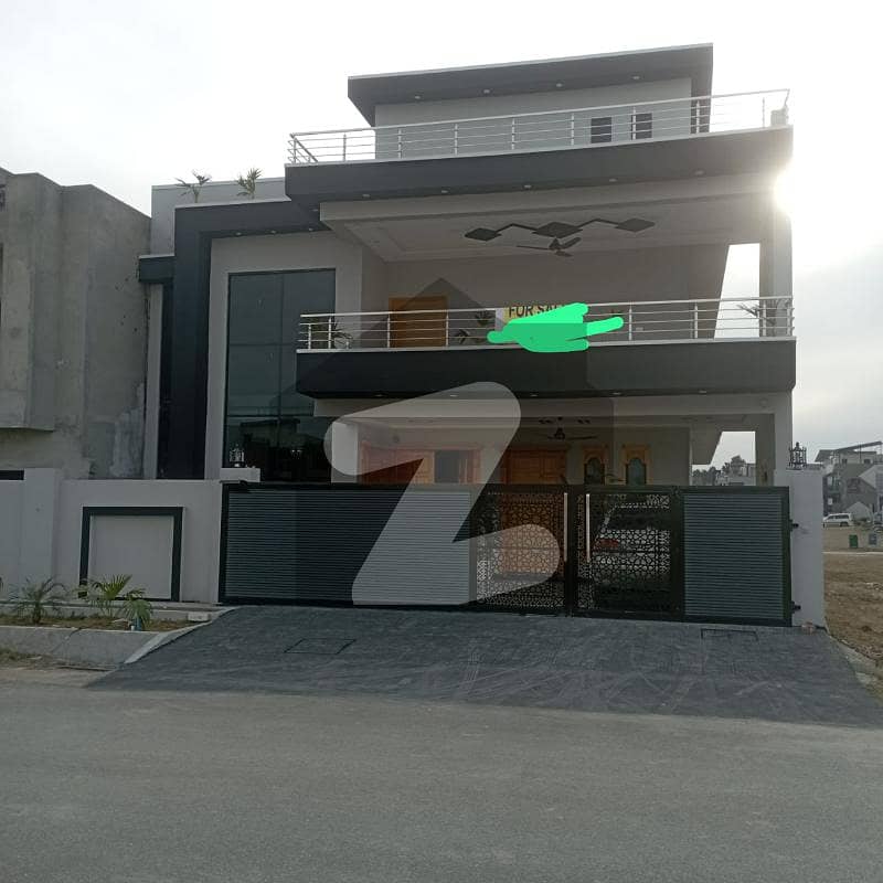 فیصل ٹاؤن - ایف ۔ 18 اسلام آباد میں 6 کمروں کا 12 مرلہ مکان 4.5 کروڑ میں برائے فروخت۔