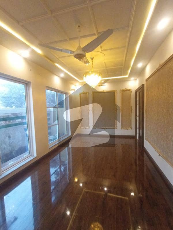 اسٹیٹ لائف ہاؤسنگ سوسائٹی لاہور میں 3 کمروں کا 8 مرلہ مکان 3.1 کروڑ میں برائے فروخت۔