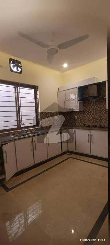 35x70 upper portion available for rent in g14/4