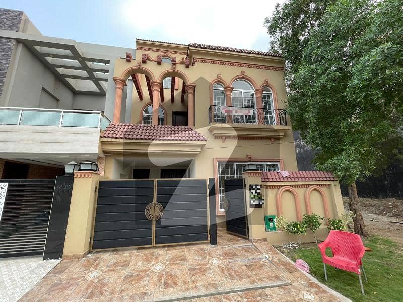 5 MARLA DESIGNER HOUSE FOR SALE IN SECTOR D BAHRIA TOWN LAHORE