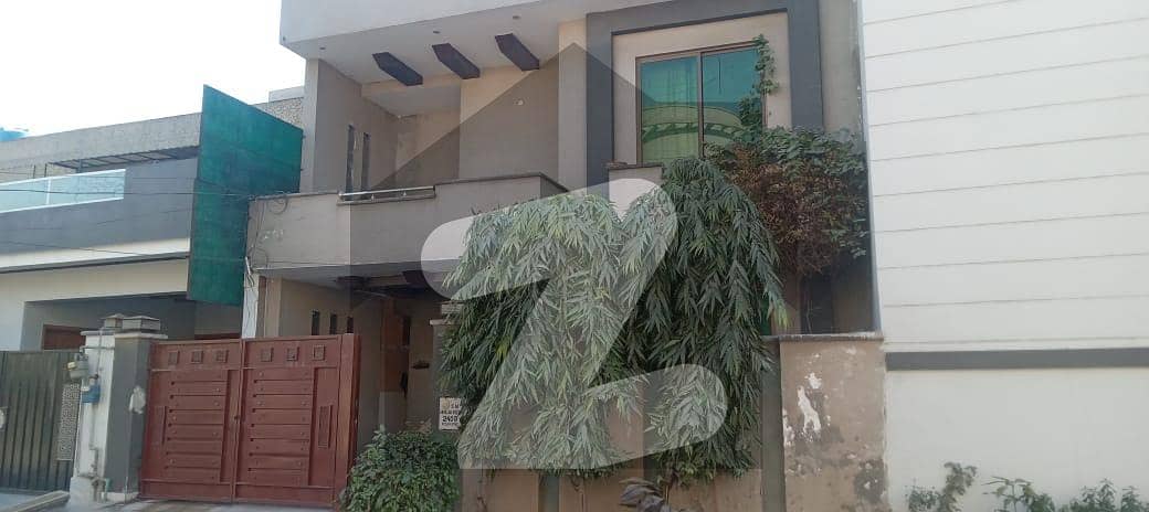 پی سی ایس آئی آر سٹاف کالونی لاہور میں 2 کمروں کا 8 مرلہ مکان 50 ہزار میں کرایہ پر دستیاب ہے۔