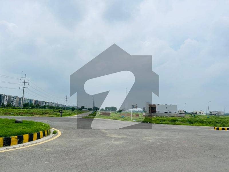 DHA PHASE 8 33 MARLA PLOT NO-95 IDEAL LOCATION RESIDENTIAL PLOT IN 70 FT ROAD