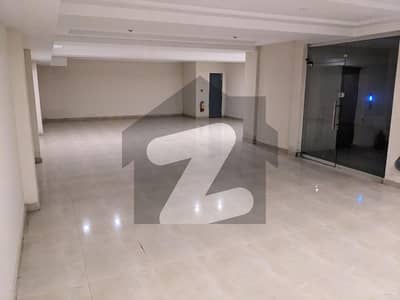 ڈی ایچ اے فیز 8 ڈیفنس (ڈی ایچ اے) لاہور میں 1 کمرے کا 8 مرلہ دفتر 1.1 لاکھ میں کرایہ پر دستیاب ہے۔