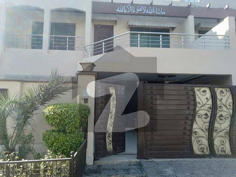 کینال پارک فیصل آباد میں 5 کمروں کا 5 مرلہ مکان 2.5 کروڑ میں برائے فروخت۔