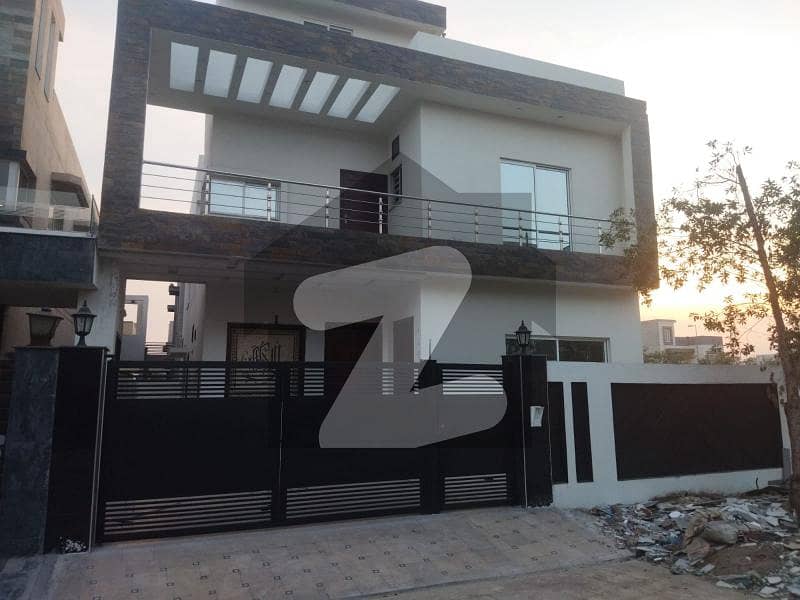10 Marla House Available For Rent In Citi Housing Sargodha Road Faisalabad.