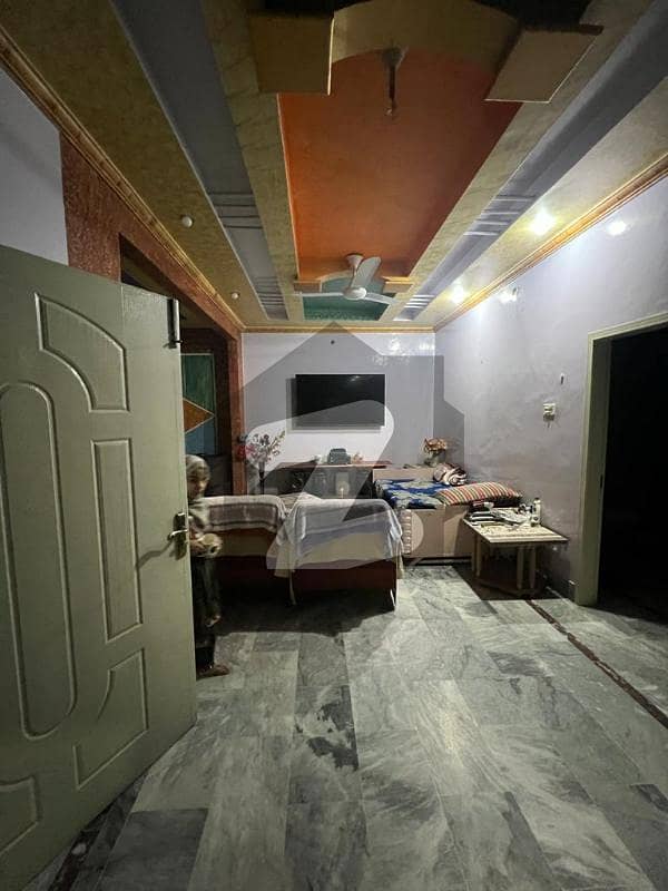 حمید پورہ لاہور میں 6 کمروں کا 6 مرلہ مکان 1.58 کروڑ میں برائے فروخت۔